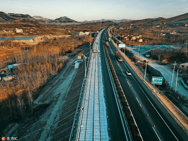solar highway in China a world first according to CCTV