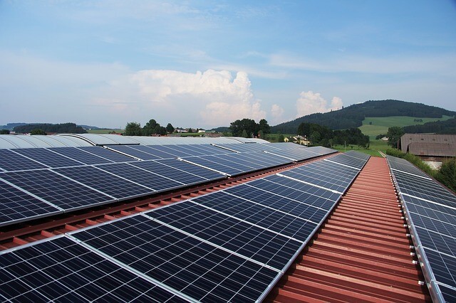 Rooftop solar: solar power impacts grid