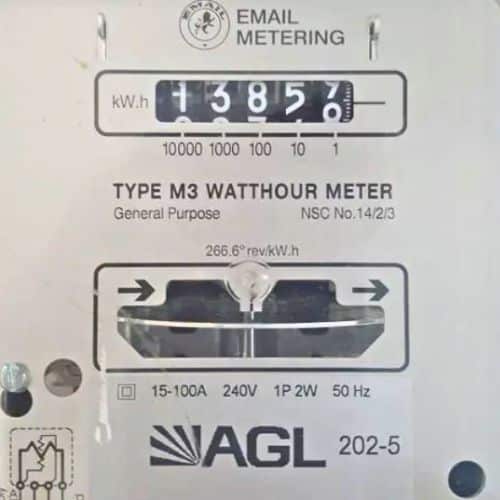 Electricity meters with an odometer display